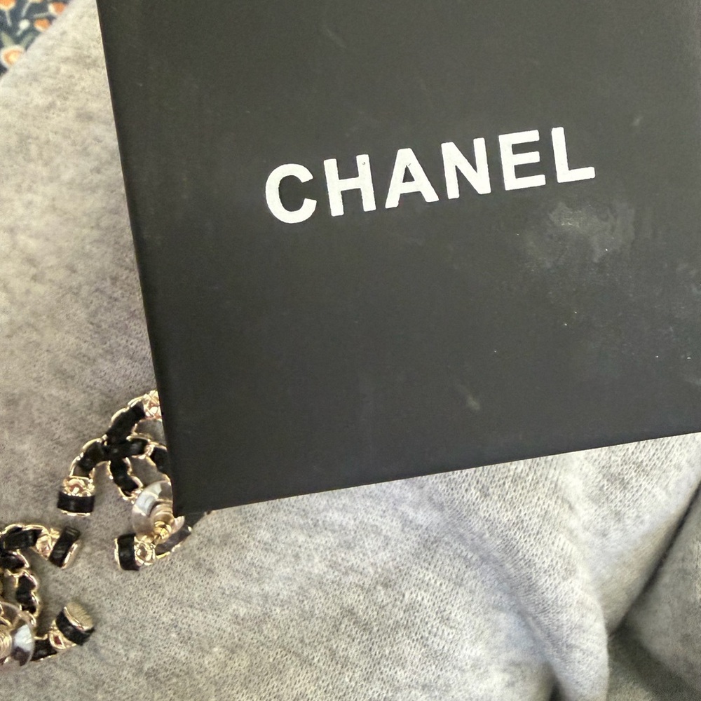 Authentic Chanel Gold and Black Lambskin Leather Interlocked CC Earrings $1825 - Picture 5 of 7
